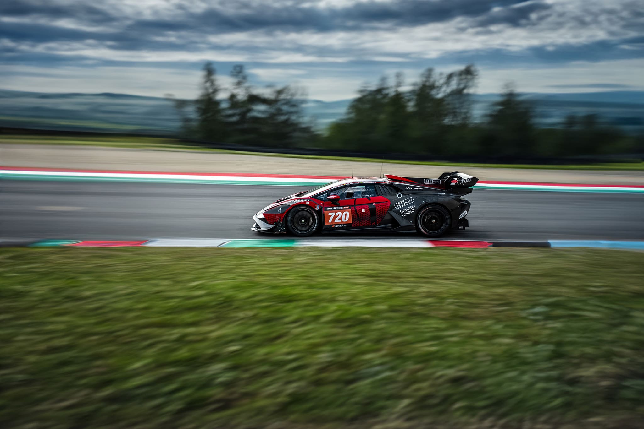 Racetrackstudio_Creventic_Mugello_12H_Lamborghini_Huracan.jpg